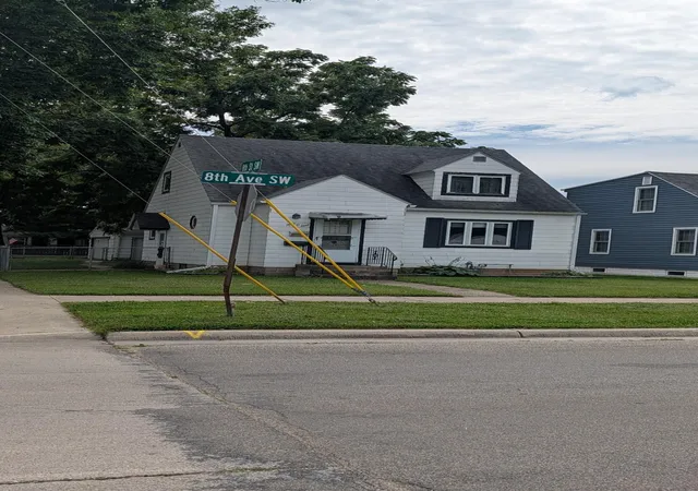 Photo 1 of Single family home for sale at 901 8th Avenue Sw, Austin, MN 55912 | MLS# 7137372 | Listing updated on 2026-09-15