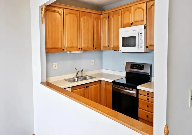 Photo 4 of Condo for sale at 1425 W 28th Street #618, Minneapolis, MN 55408 | MLS# 7137392 | Listing updated on 2026-09-23