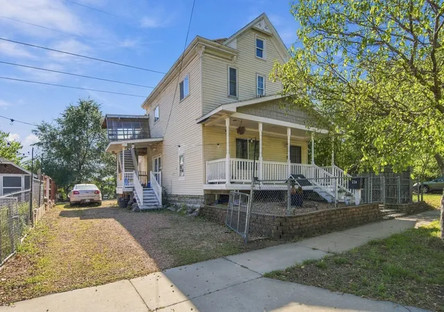 Photo 1 of Sale Pending at 204 Acker St E, Saint Paul, MN 55117 | MLS# 7137400 | Listing updated on 2026-10-09