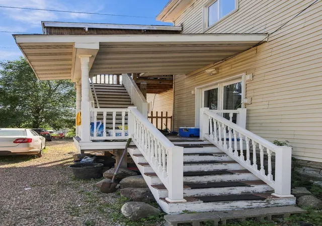 Photo 3 of Sale Pending at 204 Acker St E, Saint Paul, MN 55117 | MLS# 7137400 | Listing updated on 2026-10-09