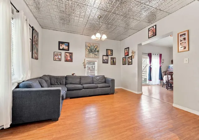 Photo 3 of Sale Pending at 204 Acker St E, Saint Paul, MN 55117 | MLS# 7137400 | Listing updated on 2026-10-09