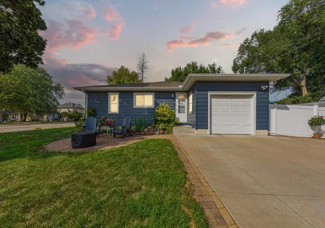 Photo 1 of Single family home for sale at 20580 Holyoke Ave, Lakeville, MN 55044 | MLS# 7137404 | Listing updated on 2026-09-15