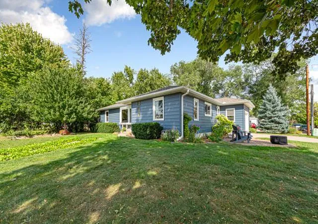 Photo 3 of Single family home for sale at 20580 Holyoke Ave, Lakeville, MN 55044 | MLS# 7137404 | Listing updated on 2026-09-15