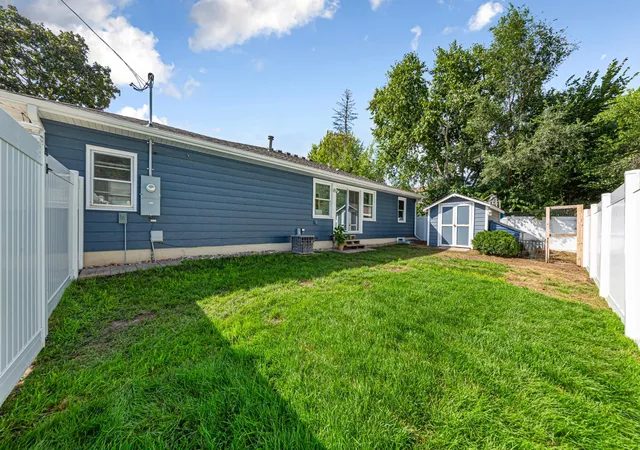 Photo 4 of Single family home for sale at 20580 Holyoke Ave, Lakeville, MN 55044 | MLS# 7137404 | Listing updated on 2026-09-15