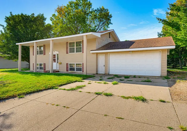 Photo 2 of Sale Pending at 64 9th Avenue Ne, Hutchinson, MN 55350 | MLS# 7137435 | Listing updated on 2026-09-10