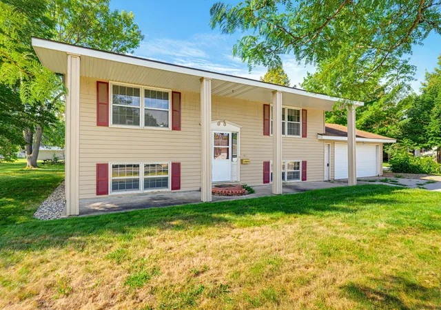 Photo 3 of Sale Pending at 64 9th Avenue Ne, Hutchinson, MN 55350 | MLS# 7137435 | Listing updated on 2026-09-10