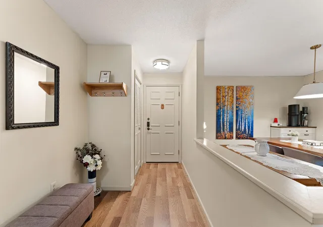 Listing Photo 4 - Condo for sale in building located at 3090 Lexington Ave N, Roseville, MN 55113 - Unit #B5