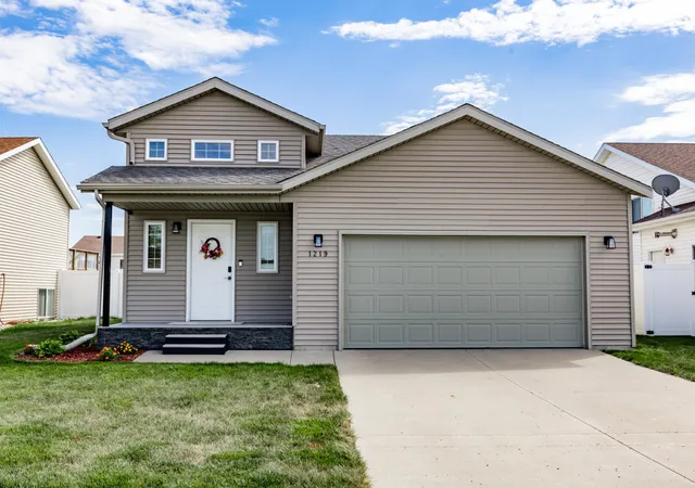 Photo 2 of Single family home for sale at 1219 Diversion Dr W, West Fargo, ND 58078 | MLS# 7137481 | Listing updated on 2026-09-14