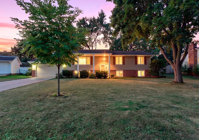 Photo 1 of Single family home for sale at 2313 114th Street E, Burnsville, MN 55337 | MLS# 7137567 | Listing updated on 2026-09-11