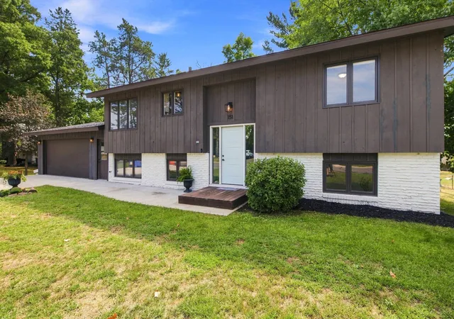 Photo 2 of Single family home for sale at 151 Riverside St, Mora, MN 55051 | MLS# 7137693 | Listing updated on 2026-09-23