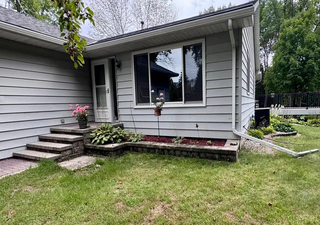 Photo 3 of Single family home for sale at 301 Myrick St, Le Sueur, MN 56058 | MLS# 7137774 | Listing updated on 2026-09-15