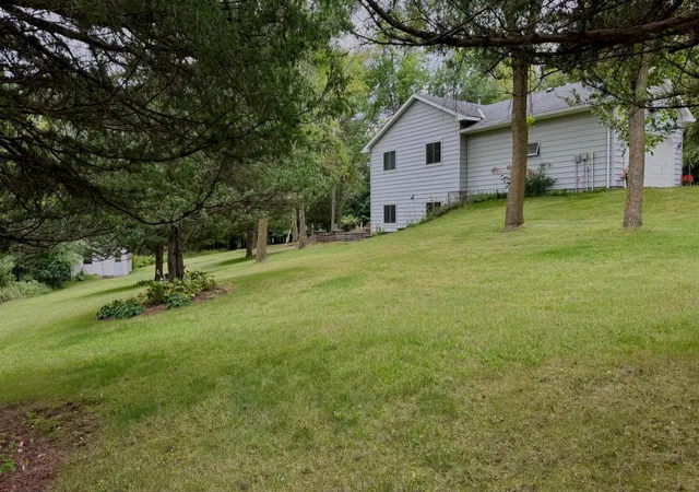 Photo 4 of Single family home for sale at 301 Myrick St, Le Sueur, MN 56058 | MLS# 7137774 | Listing updated on 2026-09-15
