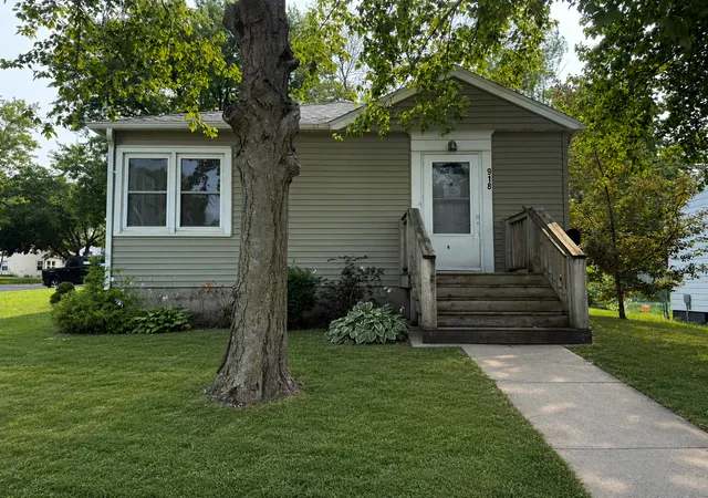 Photo 2 of Sale Pending at 918 Valley Ave, Albert Lea, MN 56007 | MLS# 7137816 | Listing updated on 2026-10-06