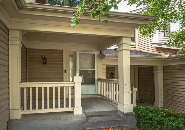 Photo 3 of Single family home for sale at 1491 Summit Shrs Dr, Burnsville, MN 55306 | MLS# 7137892 | Listing updated on 2026-09-11