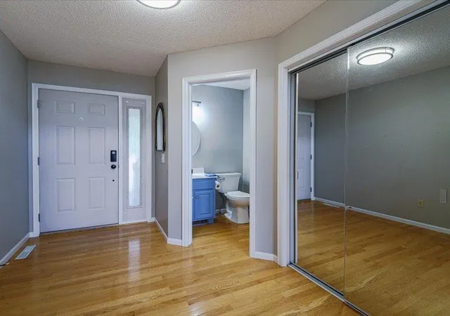 Photo 3 of Single family home for sale at 1491 Summit Shrs Dr, Burnsville, MN 55306 | MLS# 7137892 | Listing updated on 2026-09-11