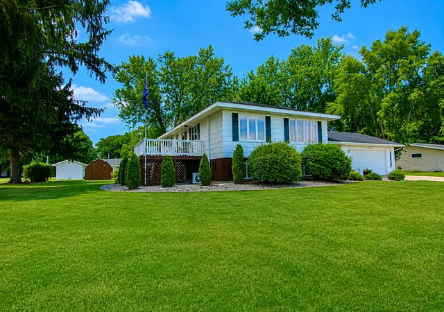 Photo 2 of Single family home for sale at 913 1st Avenue Se, Long Prairie, MN 56347 | MLS# 7137927 | Listing updated on 2026-10-07