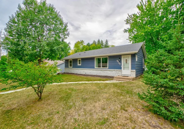 Photo 1 of Single family home for sale at 5783 Upper 183rd St W, Farmington, MN 55024 | MLS# 7138013 | Listing updated on 2026-09-10