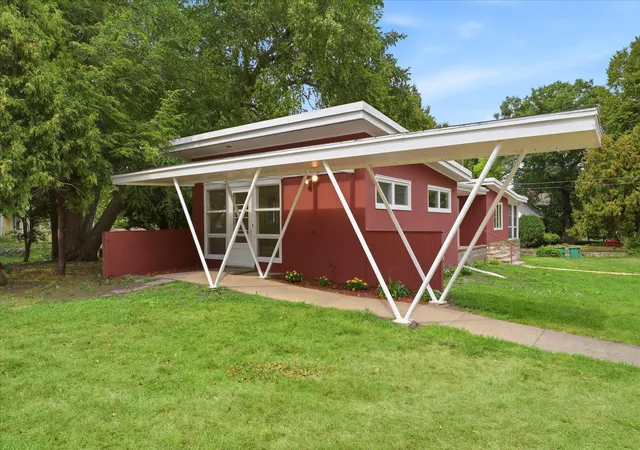 Photo 3 of Single family home for sale at 4700 Minnetonka Blvd, Minneapolis, MN 55416 | MLS# 7138015 | Listing updated on 2026-09-14