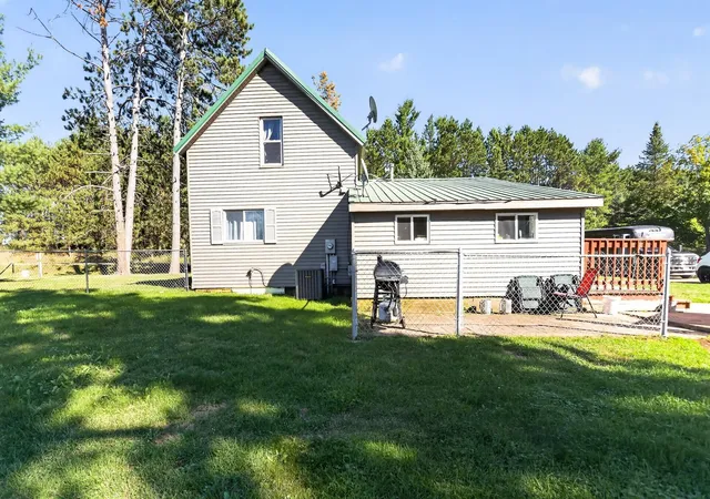 Photo 3 of Sale Pending at 41257 Government Rd, Hinckley, MN 55037 | MLS# 7138045 | Listing updated on 2026-09-10