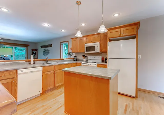Photo 3 of Single family home for sale at 1105 Freedom Ave NE, New Prague, MN 56071 | MLS# 7138050 | Listing updated on 2026-09-11