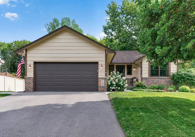 Photo 1 of Single family home for sale at 1566 Lamotte Cir, Hugo, MN 55038 | MLS# 7138073 | Listing updated on 2026-09-14