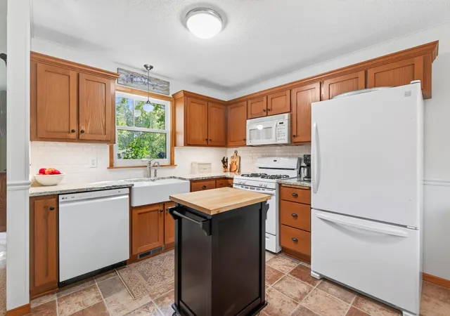 Photo 4 of Single family home for sale at 1566 Lamotte Cir, Hugo, MN 55038 | MLS# 7138073 | Listing updated on 2026-09-14