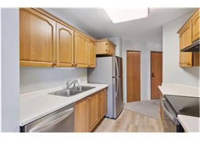 Photo 3 of Condo for sale at 1425 W 28th Street #223, Minneapolis, MN 55408 | MLS# 7138109 | Listing updated on 2026-10-05