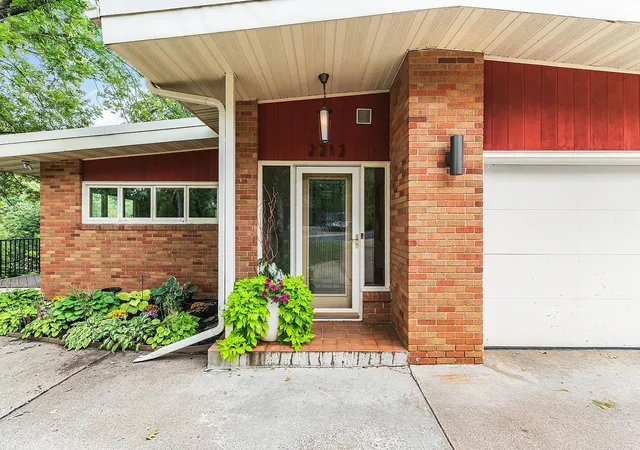 Photo 2 of Single family home for sale at 2212 Mary Hills Dr, Minneapolis, MN 55422 | MLS# 7138221 | Listing updated on 2026-09-14