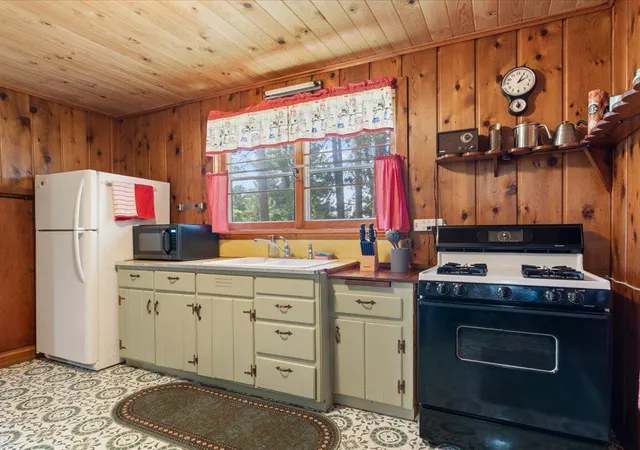 Photo 3 of Single family home for sale at 29978 Pequot Blvd, Pequot Lakes, MN 56472 | MLS# 7138237 | Listing updated on 2026-09-15