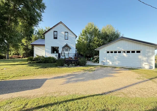 Photo 1 of Single family home for sale at 905 210th Avenue Sw, Appleton, MN 56208 | MLS# 7138238 | Listing updated on 2026-09-14