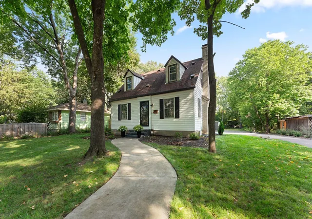 Photo 2 of Sale Pending at 2757 Sherwood Rd, Saint Paul, MN 55112 | MLS# 7138242 | Listing updated on 2026-09-11