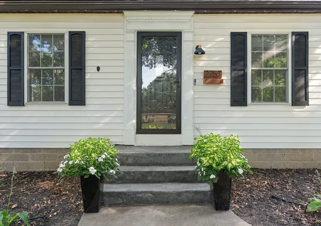 Photo 3 of Sale Pending at 2757 Sherwood Rd, Saint Paul, MN 55112 | MLS# 7138242 | Listing updated on 2026-09-11