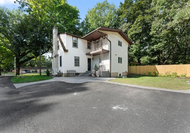 Photo 3 of Sale Pending at 2757 Sherwood Rd, Saint Paul, MN 55112 | MLS# 7138242 | Listing updated on 2026-09-11