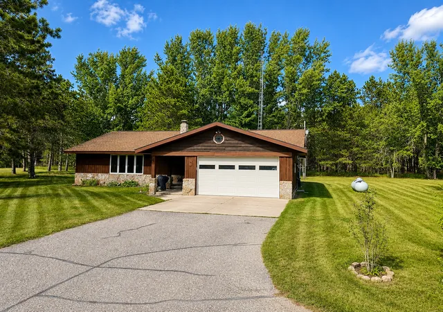 Photo 1 of Single family home for sale at 55203 State Hwy 11, Warroad, MN 56763 | MLS# 7138260 | Listing updated on 2026-09-08