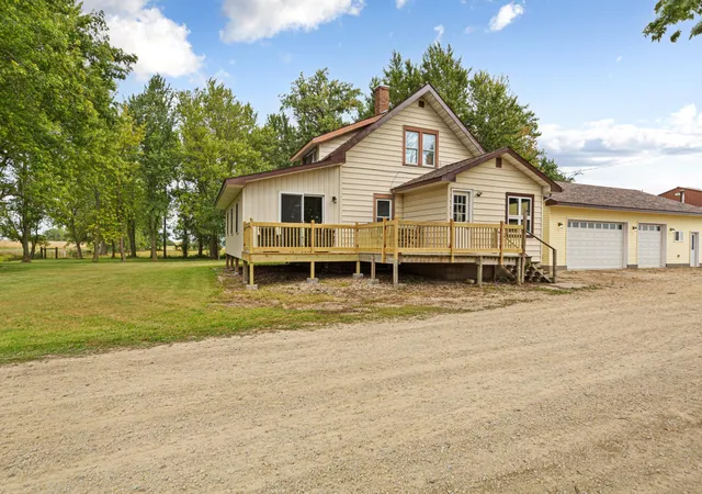 Photo 3 of Single family home for sale at 25115 Lamb Ave, Kenyon, MN 55946 | MLS# 7138314 | Listing updated on 2026-09-15