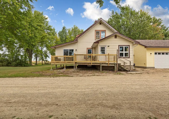 Photo 4 of Single family home for sale at 25115 Lamb Ave, Kenyon, MN 55946 | MLS# 7138314 | Listing updated on 2026-09-15