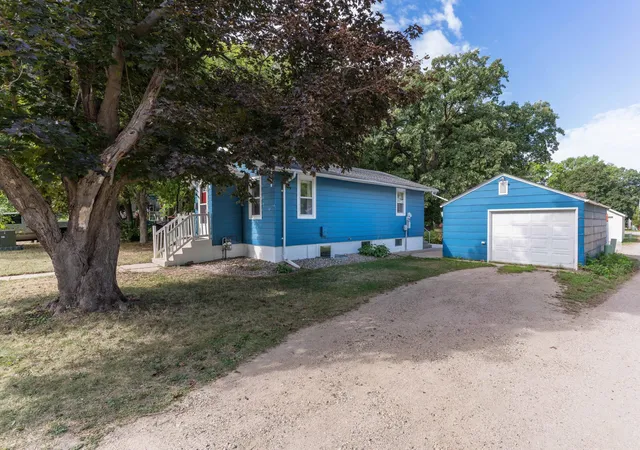 Photo 2 of Sale Pending at 616 Lake St, Alexandria, MN 56308 | MLS# 7138353 | Listing updated on 2026-09-10