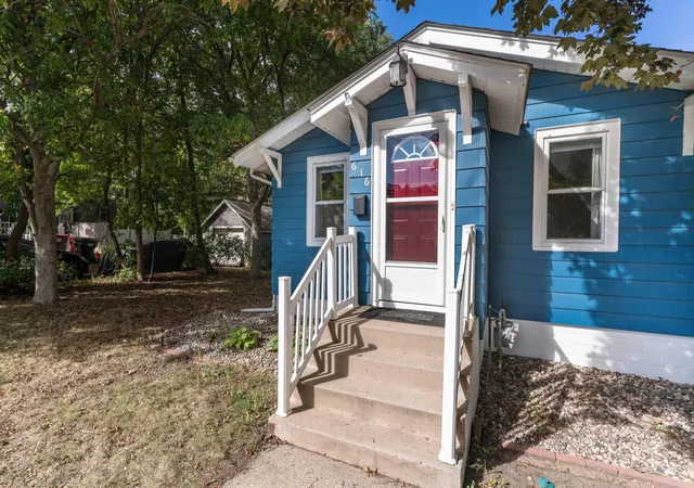 Photo 3 of Sale Pending at 616 Lake St, Alexandria, MN 56308 | MLS# 7138353 | Listing updated on 2026-09-10