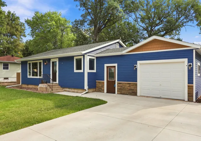 Photo 2 of Sale Pending at 1521 Gary Ave, Detroit Lakes, MN 56501 | MLS# 7138401 | Listing updated on 2026-09-11