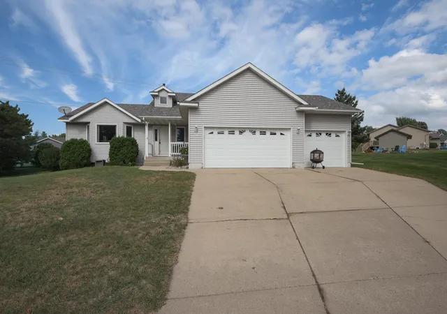 Photo 2 of Single family home for sale at 715 Prairie Ln, Sauk Rapids, MN 56379 | MLS# 7138442 | Listing updated on 2026-10-06