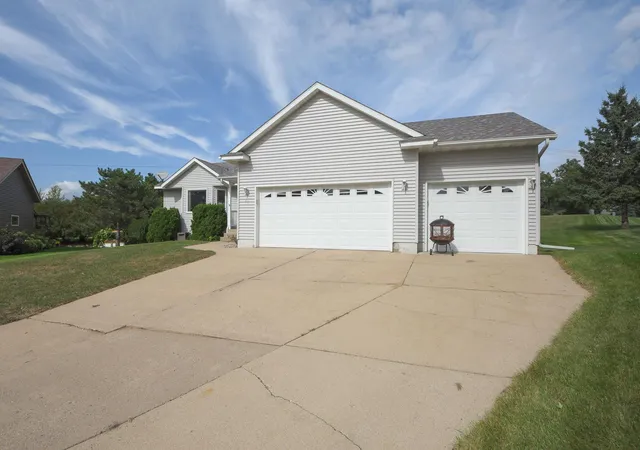 Photo 3 of Single family home for sale at 715 Prairie Ln, Sauk Rapids, MN 56379 | MLS# 7138442 | Listing updated on 2026-10-06