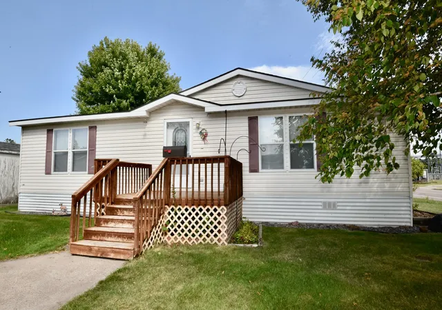 Photo 3 of Single family home for sale at 708 1st Street E, Milaca, MN 56353 | MLS# 7138471 | Listing updated on 2026-09-11