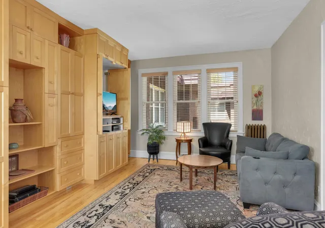 Photo 3 of Condo for sale at 127 Lexington Pkwy S #6, Saint Paul, MN 55105 | MLS# 7138524 | Listing updated on 2026-09-14