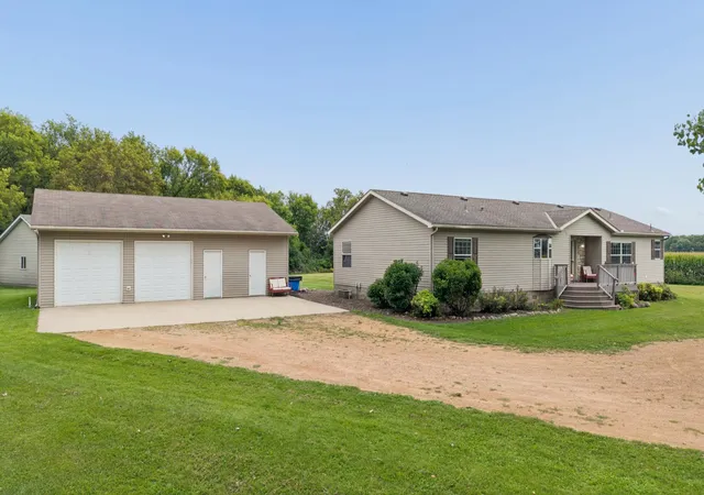Photo 2 of Single family home for sale at 20210 County Rd 2, Silver Lake, MN 55381 | MLS# 7138561 | Listing updated on 2026-09-14