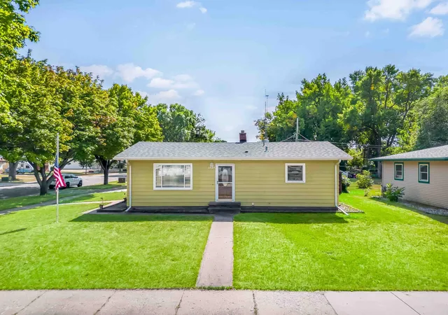 Photo 2 of Single family home for sale at 1921 N 10th Avenue, Moorhead, MN 56560 | MLS# 7138638 | Listing updated on 2026-09-11