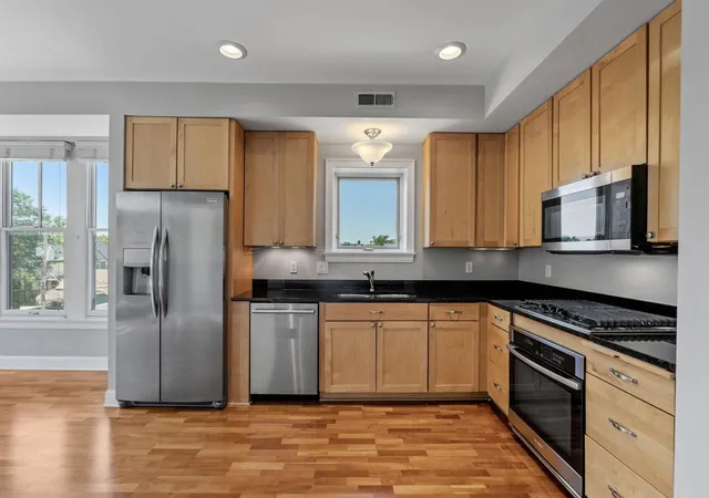Photo 2 of Condo for sale at 1060 Grand Ave #300, Saint Paul, MN 55105 | MLS# 7138646 | Listing updated on 2026-09-14