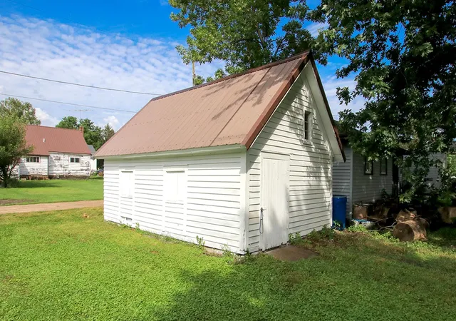 Photo 2 of Sale Pending at 826 Bradley Ave, Gibbon, MN 55335 | MLS# 7138731 | Listing updated on 2026-09-22
