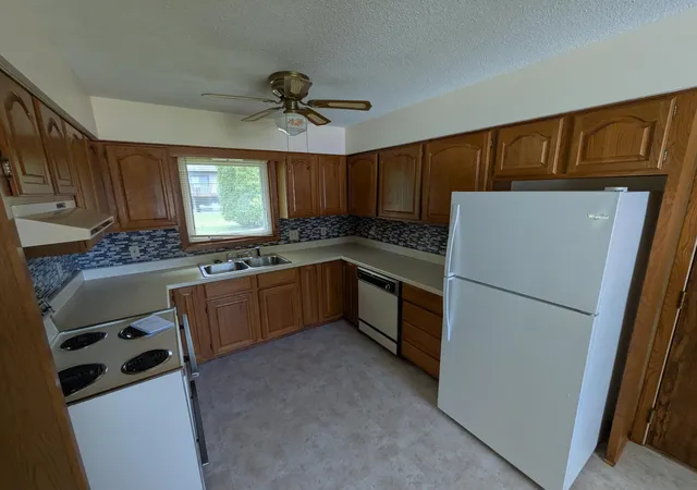 Photo 2 of Single family home for sale at 2265 4th Avenue Se, Owatonna, MN 55060 | MLS# 7138754 | Listing updated on 2026-10-16