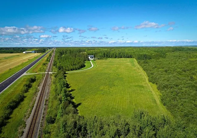 Photo 3 of Single family home for sale at 39090 State Hwy 313, Warroad, MN 56763 | MLS# 7138766 | Listing updated on 2026-09-14