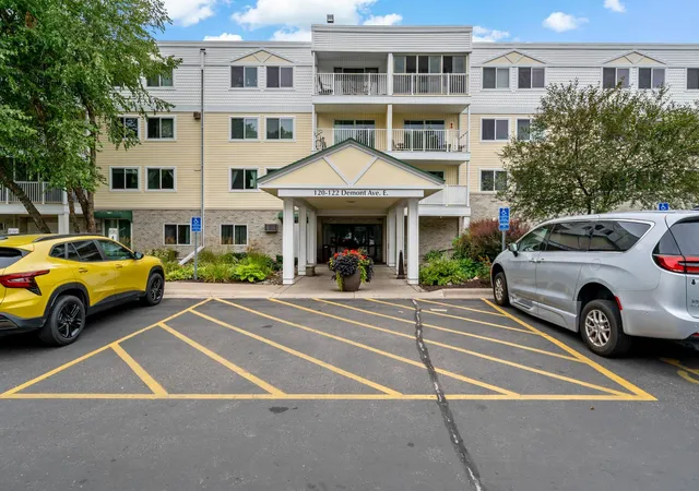 Condo for sale at 132 Demont Ave E #325, Saint Paul, MN 55117 | MLS# 7138810